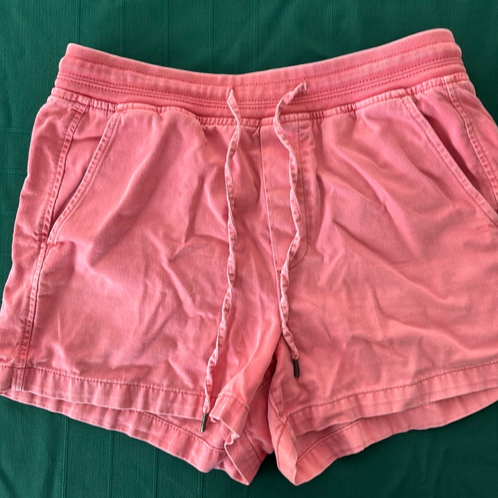 Women GAP drawstring pull-on shorts, size small, lipstick pink
